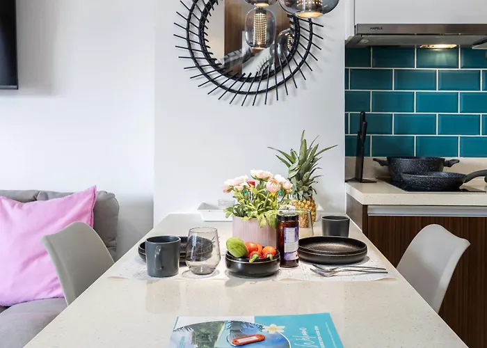 Chic Cozy At Tambuli Residences Ocean View By Dominik With Pool Access & Balcony In Mactan Appartement