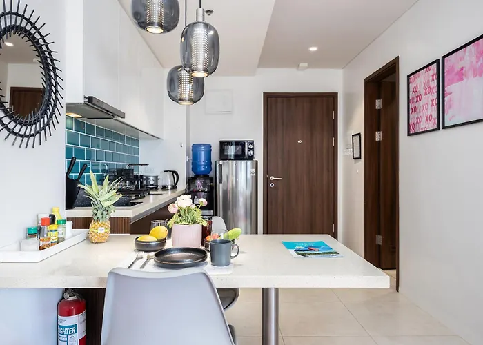 Chic Cozy At Tambuli Residences Ocean View By Dominik With Pool Access & Balcony In Mactan Appartement Île de Mactan