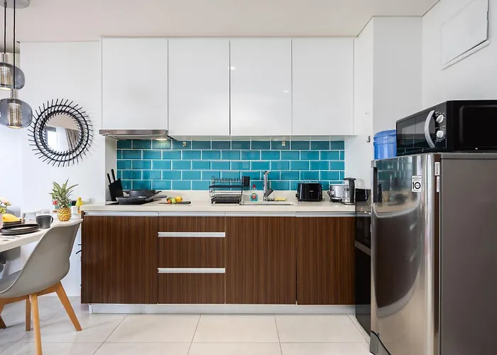 Chic Cozy At Tambuli Residences Ocean View By Dominik With Pool Access & Balcony In Mactan *
