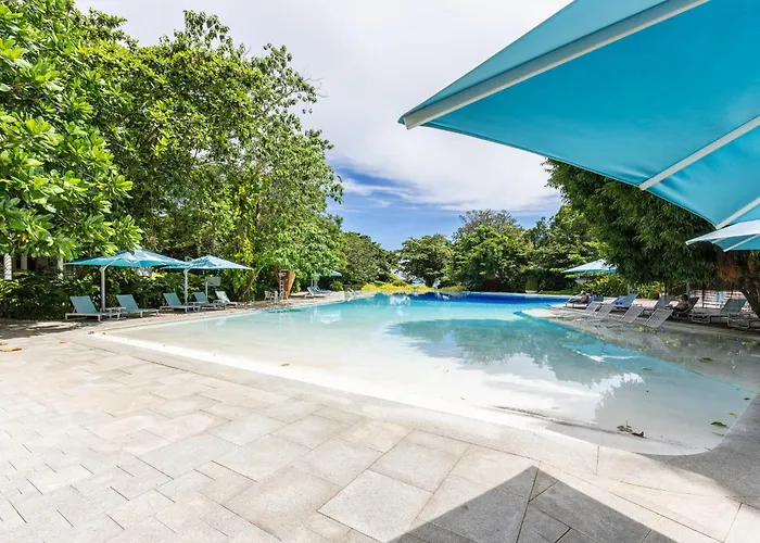 Chic Cozy At Tambuli Residences Ocean View By Dominik With Pool Access & Balcony In Mactan Appartement